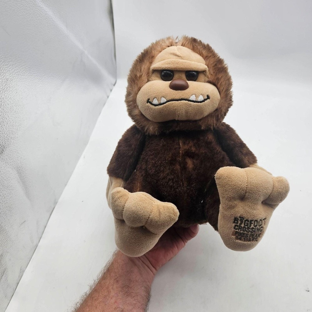 The Petting Zoo Bigfoot Sasquatch Pikes Peak Plush Stuffed Toy Small Brown Cute
